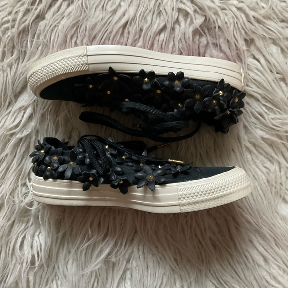 Converse x PatBo Chuck Taylor Black Leather 3D Flower Low Top Sneakers Size 5.5 - Picture 8 of 12